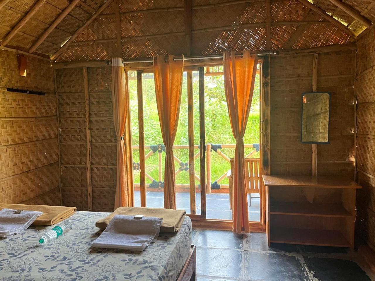 Hampi Rasta Cafe Hotell Exteriör bild